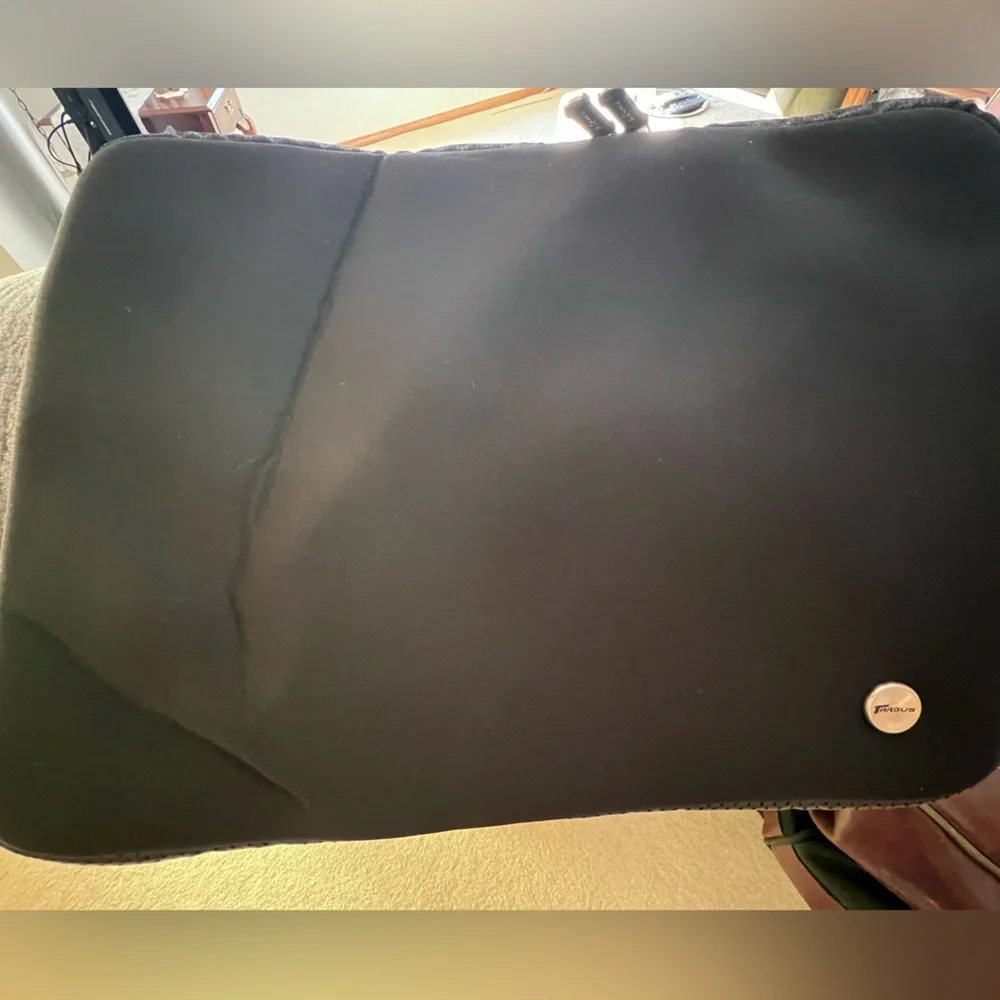 Targus sleek black